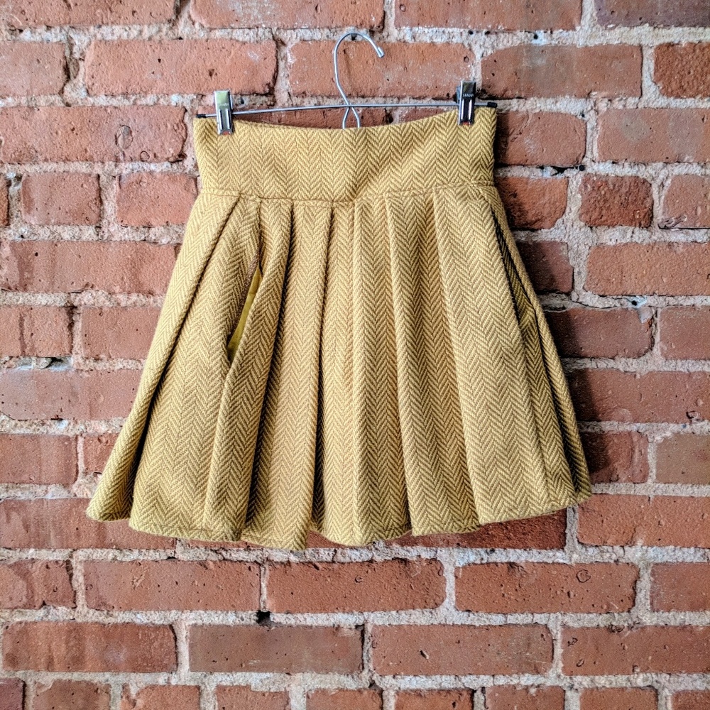 Stellar hand-made pleated mini skirt